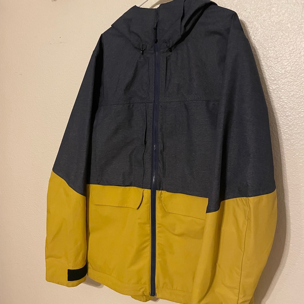 Saga Outwear ski/Snowboard Large Men’s Jacket